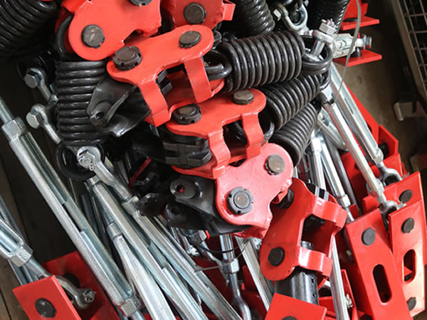 建筑群吊爬架電動葫蘆生產車間一角